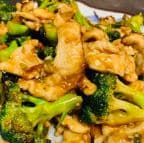 Best Chicken w. Broccoli in Stratham, NH